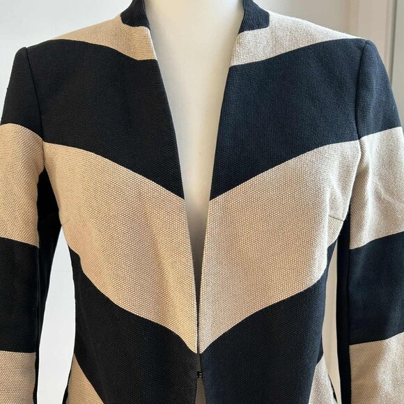 Iris Setlakwe Structured Cropped Jacket In Black And Taupe Chevron Weave - US 8 - Picture 5 of 10